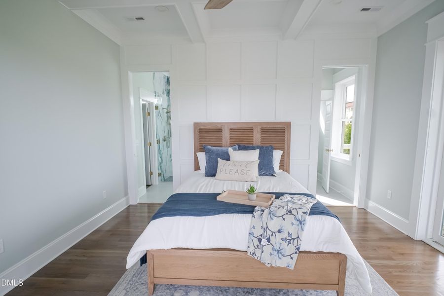 6CapeLn_Staged_28OwnerBed