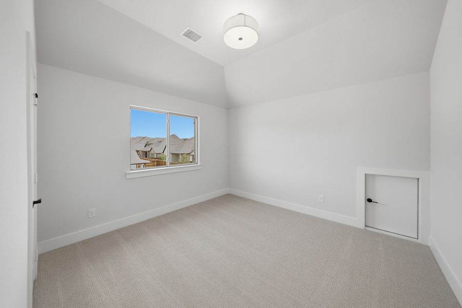 Spacious, unfurnished interior of a new home in Hillside Village, Celina (Image 31).