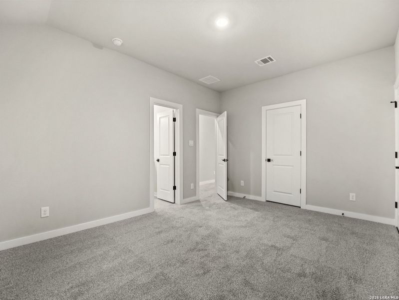 Spacious, unfurnished interior of a new home in Saddle Creek Ranch, Cibolo (Image 30).