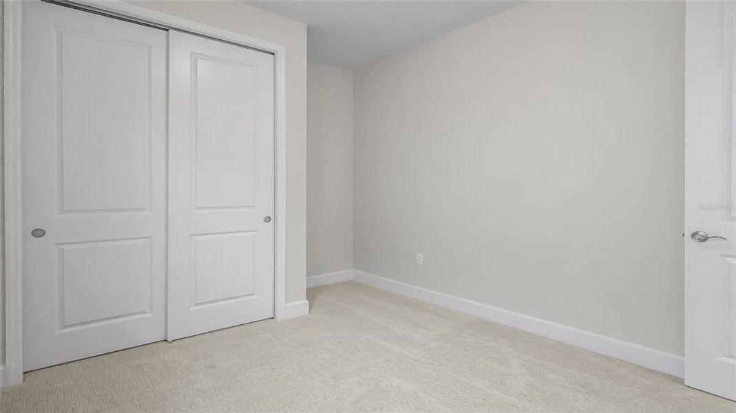 Spacious, unfurnished interior of a new home in Cresswind at Hammock Oaks, Lady Lake (Image 38).