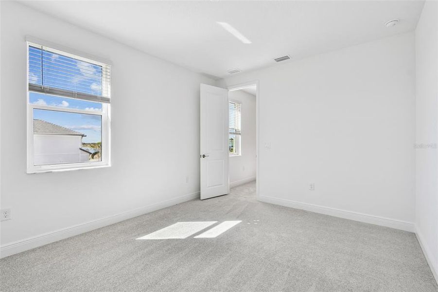 Spacious, unfurnished interior of a new home in Hawkstone, Sarasota (Image 25).