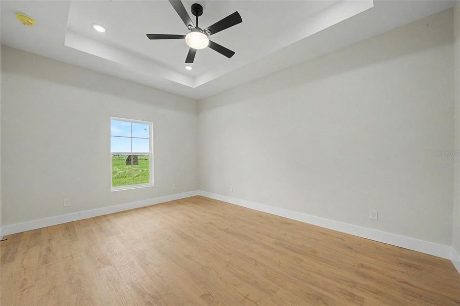 Spacious, unfurnished interior of a new home in , Sebring (Image 42).