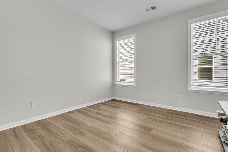 Spacious, unfurnished interior of a new home in , Summerville (Image 22).