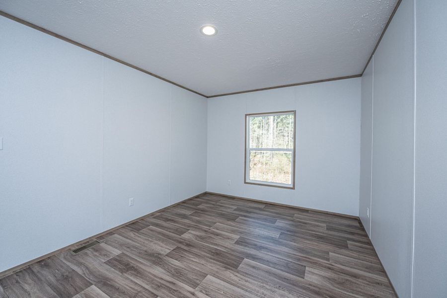 Spacious, unfurnished interior of a new home in , Summerville (Image 38).