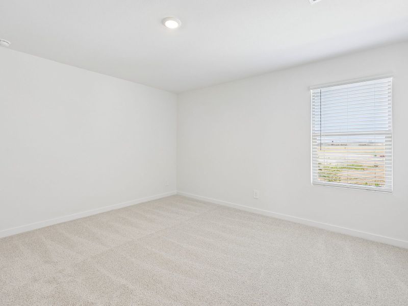 Spacious, unfurnished interior of a new home in Cibolo Hills West - Spring Series, Fort Worth (Image 17).