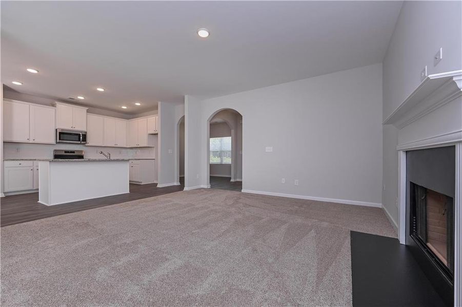 Spacious, unfurnished interior of a new home in , Villa Rica (Image 8).