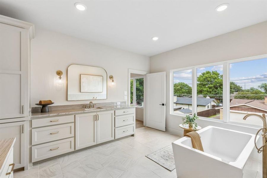 Furnished interior view inside a new home in , Richardson (Image 19).