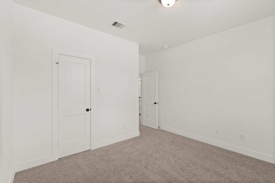 Spacious, unfurnished interior of a new home in The Trails, New Caney (Image 15).