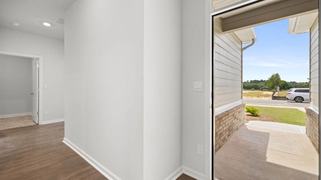 Spacious, unfurnished interior of a new home in Chukker Creek Landing, Aiken (Image 30).