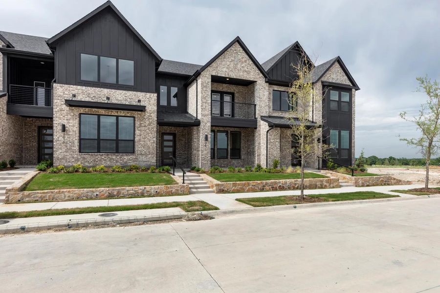 Acacia B Exterior