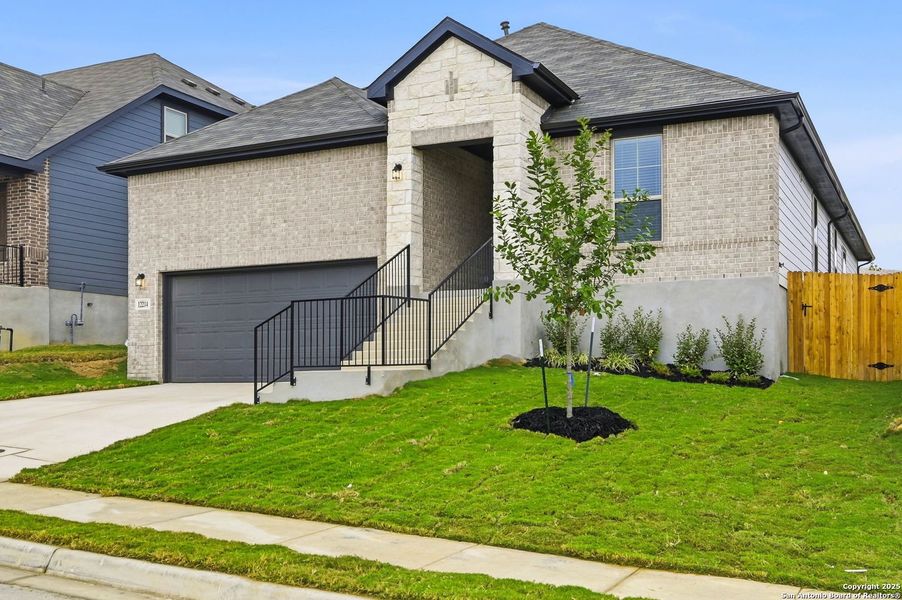 Image 26 of a home in Vista Ridge.