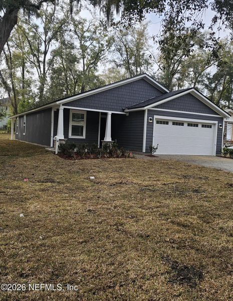 Exterior details and patio area of a home in , Jacksonville (Image 20).