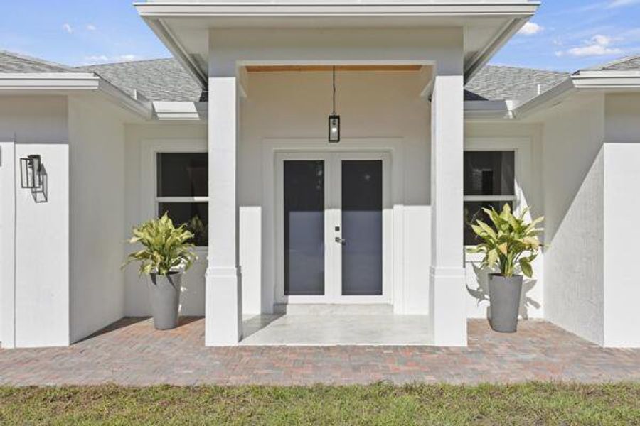 Exterior details and patio area of a home in , Loxahatchee (Image 26).