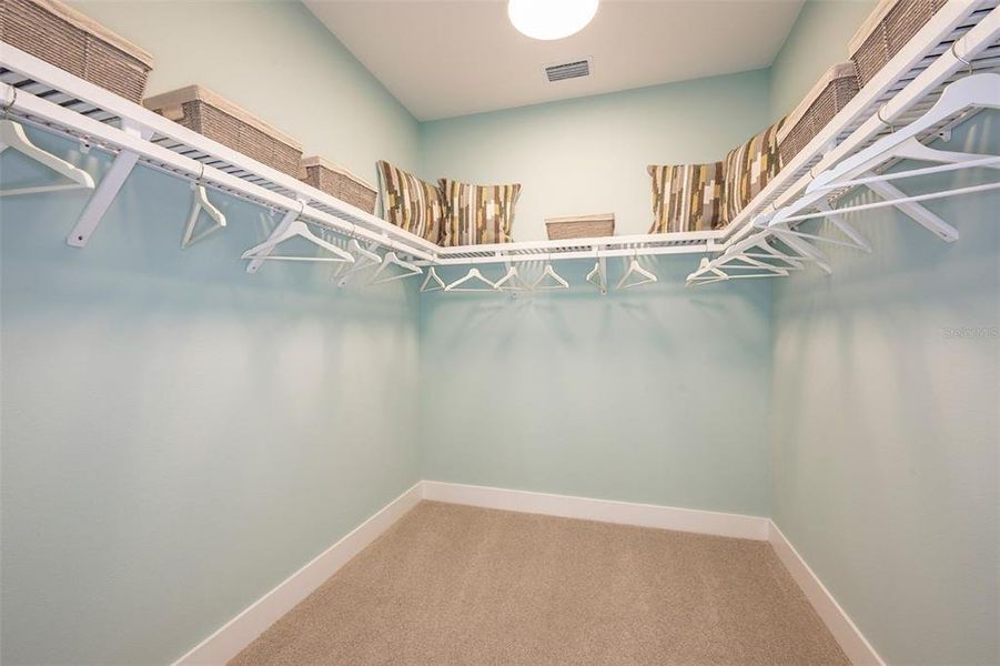 Spacious, unfurnished interior of a new home in , Lakewood Ranch (Image 19).