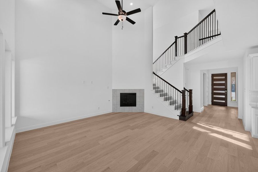 Spacious, unfurnished interior of a new home in Cross Creek Meadows, Celina (Image 15).