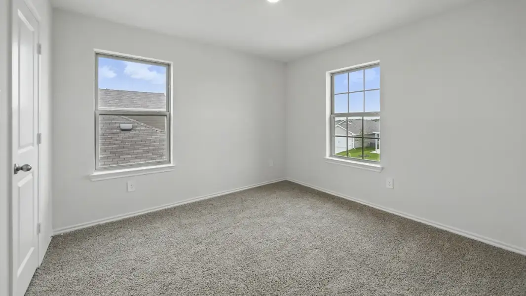 Spacious, unfurnished interior of a new home in Wildcat Ranch, Crandall (Image 18).