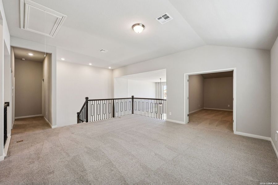 Spacious, unfurnished interior of a new home in Fox Falls, Boerne (Image 32).