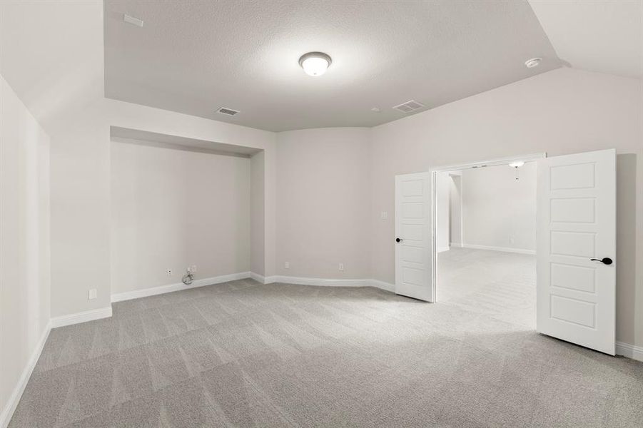 3201 Anaquitas - Media