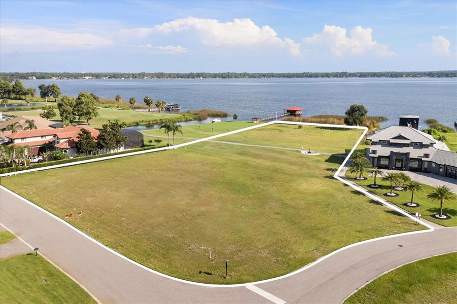Community amenities in , Tavares (Image 10). Community amenities in , Tavares (Image 10).