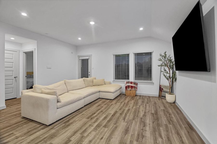 Furnished interior view inside a new home in , Baytown (Image 29).