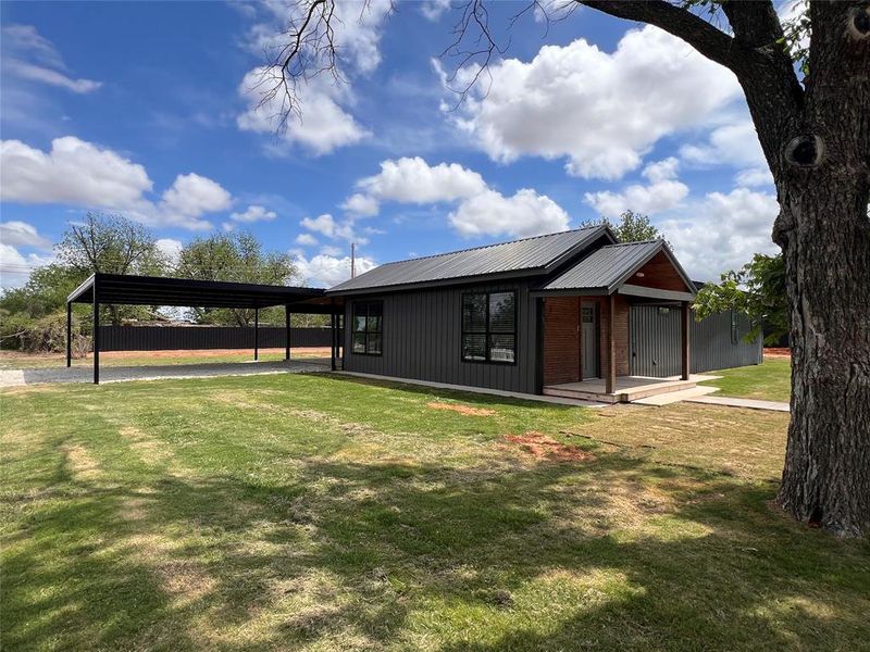 Exterior details and patio area of a home in , Merkel (Image 15).
