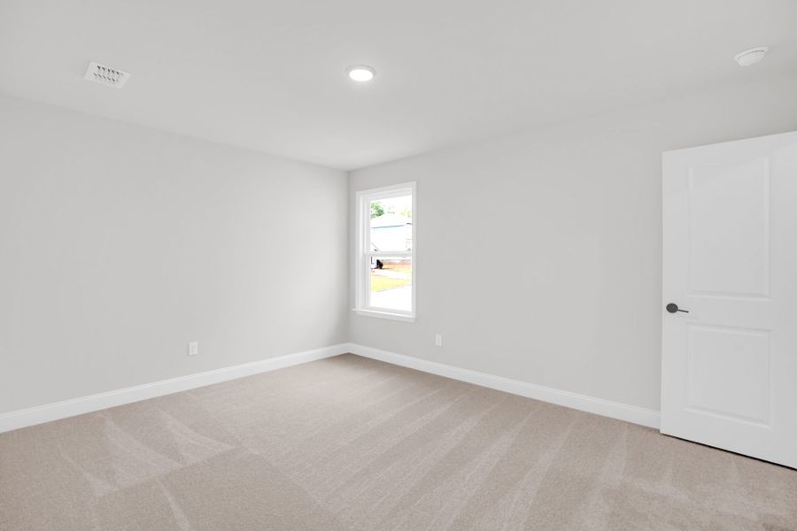 Spacious, unfurnished interior of a new home in Carriage Estates, Lexington (Image 17).