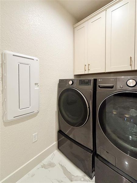 Close-up of interior finishes inside a home in , Dunnellon (Image 73).