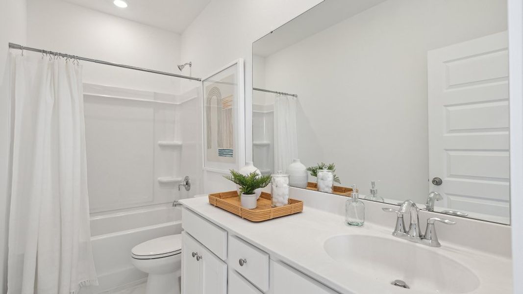 2855 Fletcher Bath2 F2 8 6 25