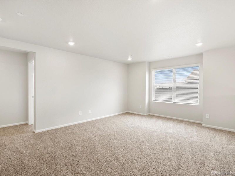 Spacious, unfurnished interior of a new home in Buffalo Highlands: The Flora Collection, Commerce City (Image 28).