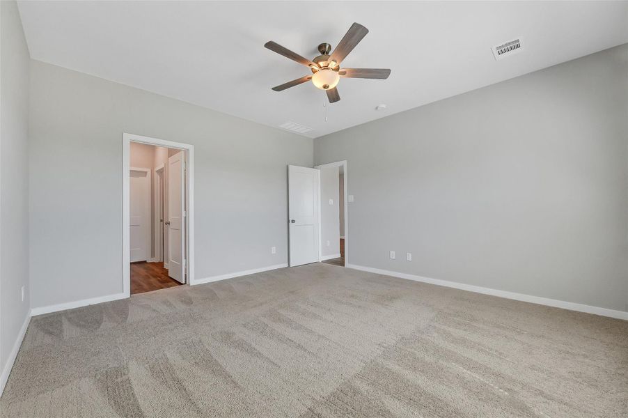 Spacious, unfurnished interior of a new home in Barrett Crossing, Crosby (Image 19).