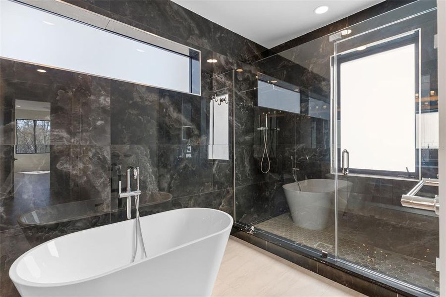 Furnished interior view inside a new home in , Oldsmar (Image 30).