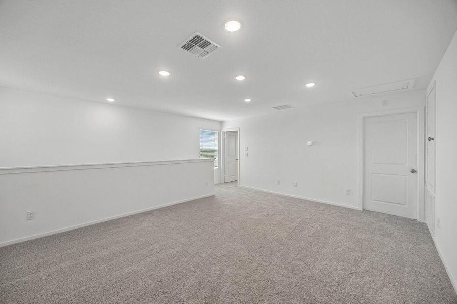 Spacious, unfurnished interior of a new home in Stokesbury, Waller (Image 26).