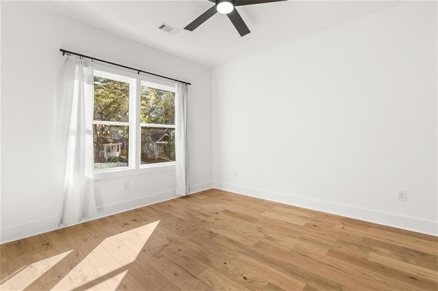 Spacious, unfurnished interior of a new home in , Atlanta (Image 28).