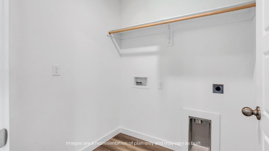 Spacious, unfurnished interior of a new home in Overlook West, Wolfforth (Image 10).