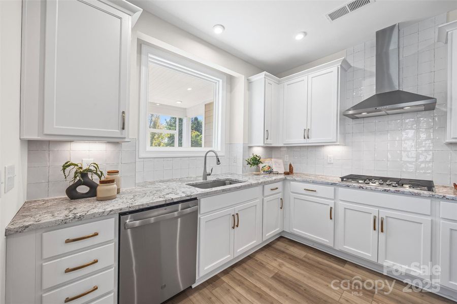 Furnished interior view inside a new home in Handsmill on Lake Wylie, York (Image 13).