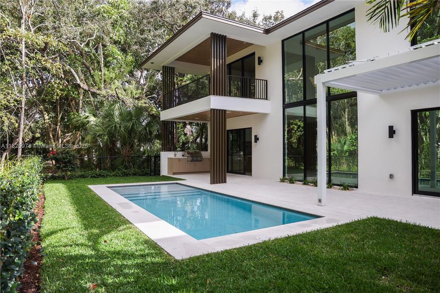 Image 36 of a home in . Image 36 of a home in .