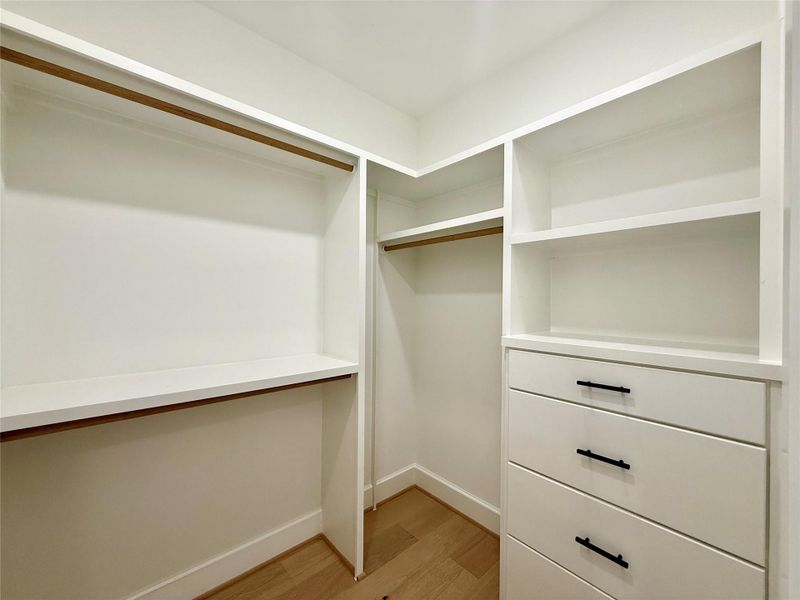 Spacious, unfurnished interior of a new home in , Houston (Image 16).