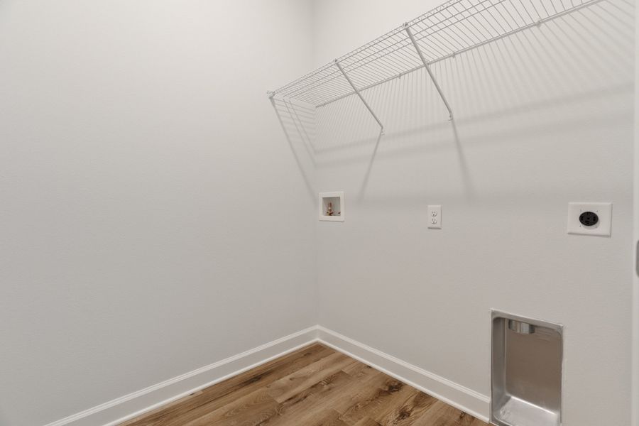 Spacious, unfurnished interior of a new home in Blossom Grove, Crestview (Image 22).