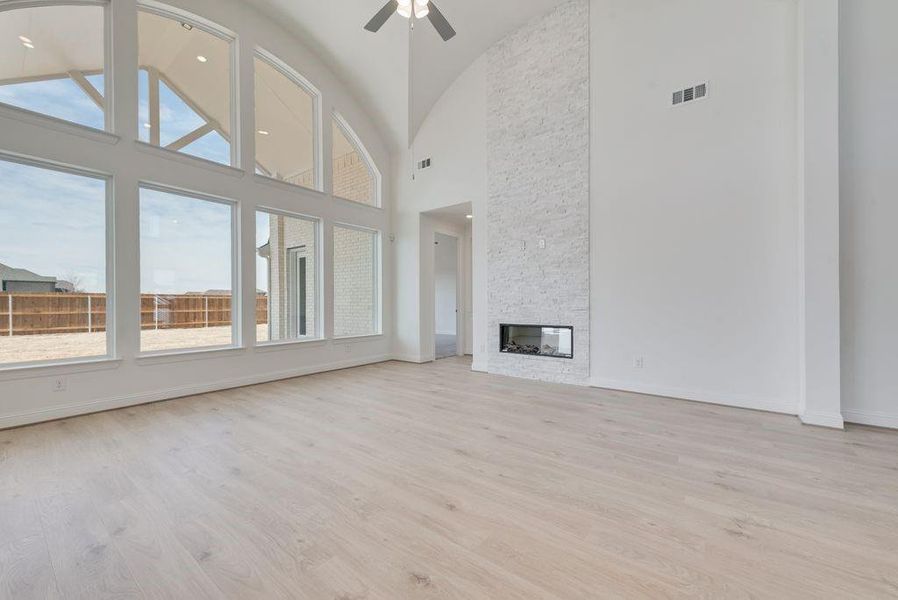 Spacious, unfurnished interior of a new home in Park Trails, Forney (Image 20).