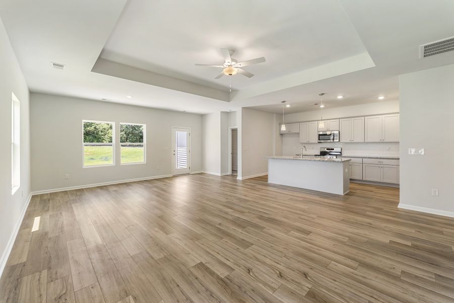 Spacious, unfurnished interior of a new home in Burke Estates, Chesnee (Image 13).