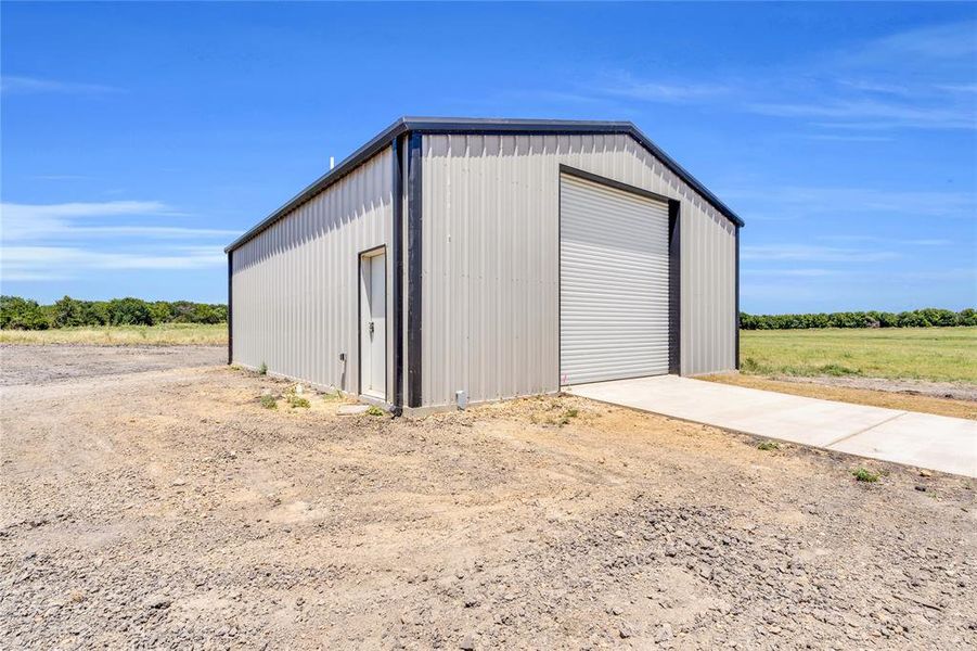 Exterior details and patio area of a home in , Ennis (Image 3).