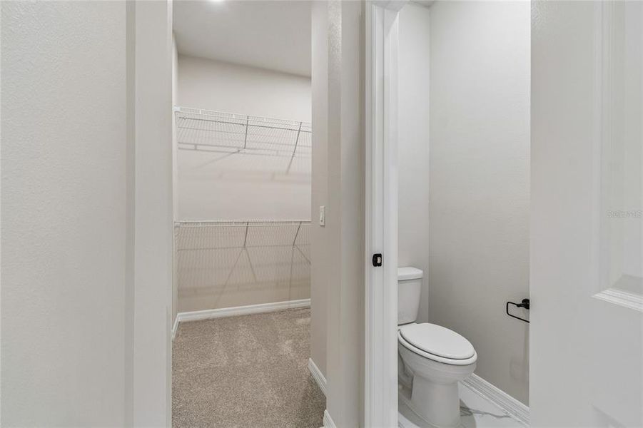 Spacious, unfurnished interior of a new home in , Orlando (Image 25).