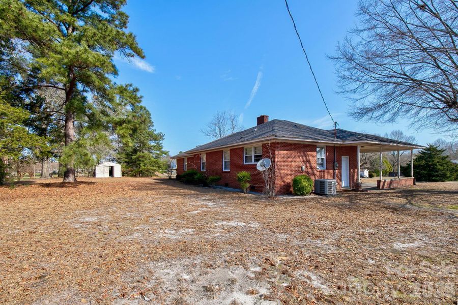 Exterior details and patio area of a home in , Pageland (Image 19).