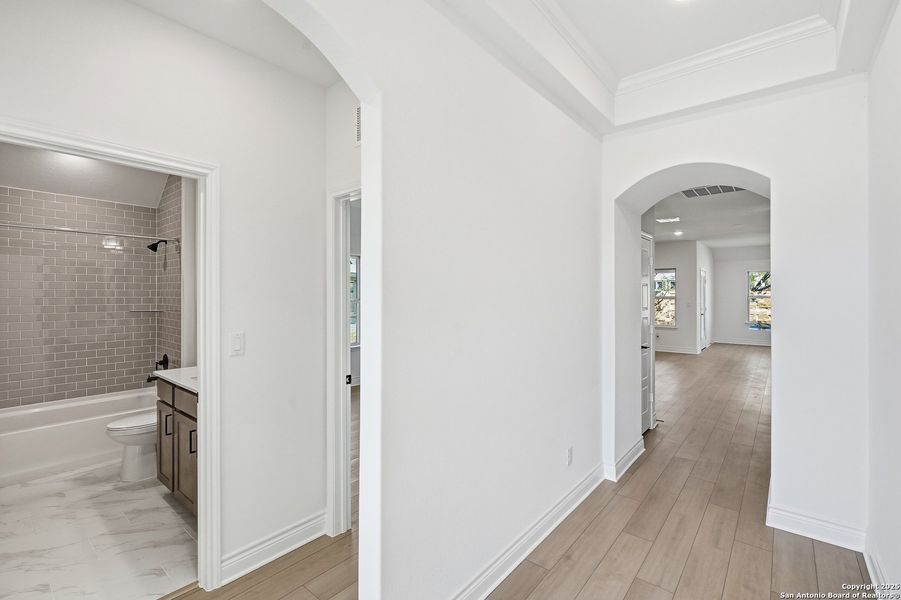 Spacious, unfurnished interior of a new home in Davis Ranch, San Antonio (Image 26). Spacious, unfurnished interior of a new home in Davis Ranch, San Antonio (Image 26).