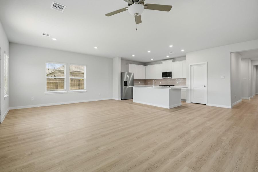 Spacious, unfurnished interior of a new home in Martha's Vineyard, Alvin (Image 17). Spacious, unfurnished interior of a new home in Martha's Vineyard, Alvin (Image 17).