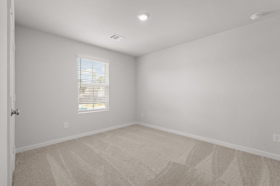 Spacious, unfurnished interior of a new home in Lakes at Black Oak, Magnolia (Image 14).