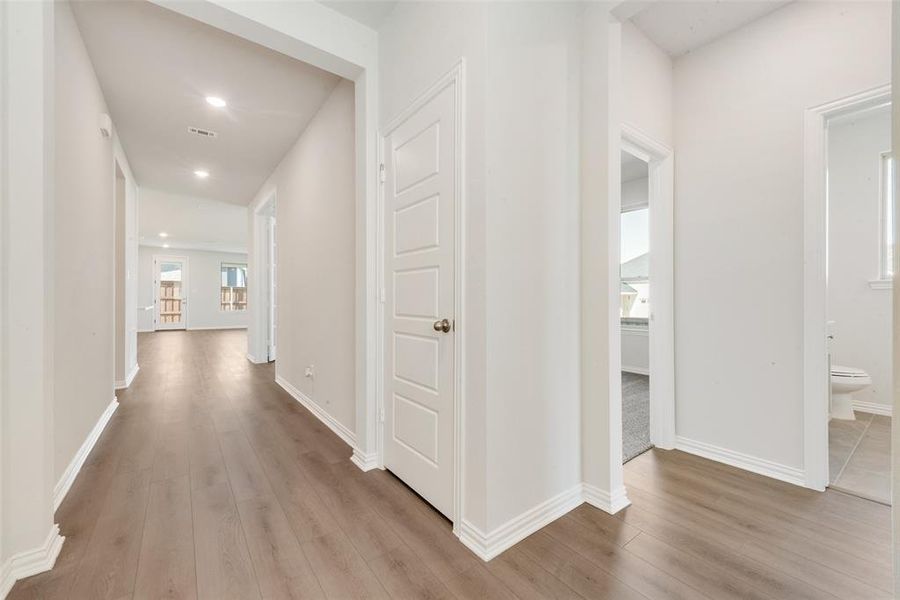 Spacious, unfurnished interior of a new home in Villages of Hurricane Creek, Anna (Image 23). Spacious, unfurnished interior of a new home in Villages of Hurricane Creek, Anna (Image 23).