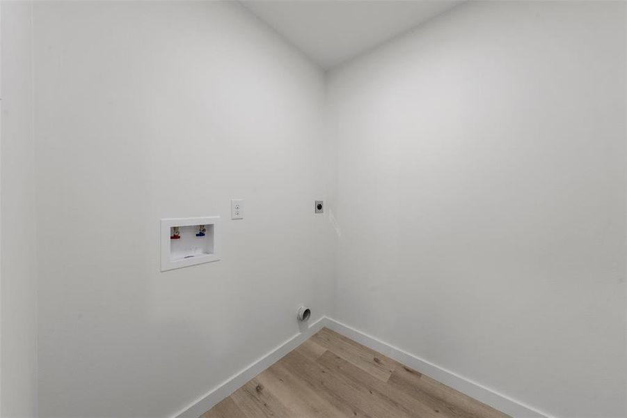 Spacious, unfurnished interior of a new home in , Waco (Image 19). Spacious, unfurnished interior of a new home in , Waco (Image 19).