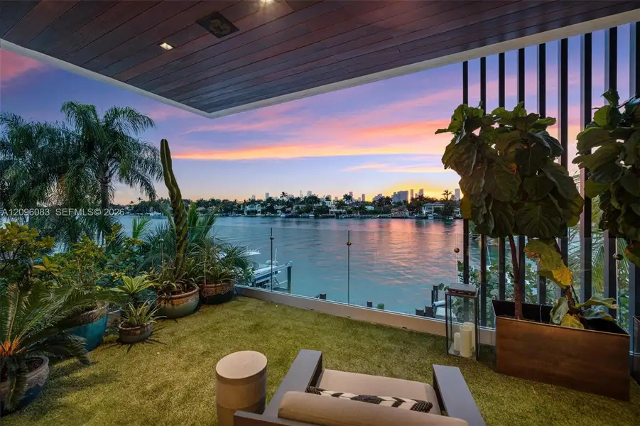 Community amenities in , Miami Beach (Image 40).