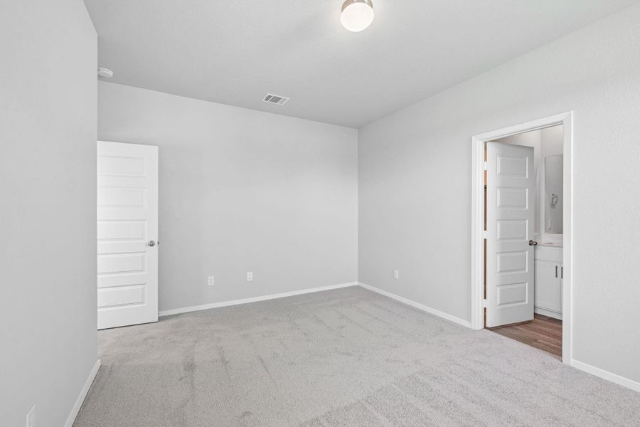 Spacious, unfurnished interior of a new home in Harvest Ridge, Elgin (Image 13). Spacious, unfurnished interior of a new home in Harvest Ridge, Elgin (Image 13).
